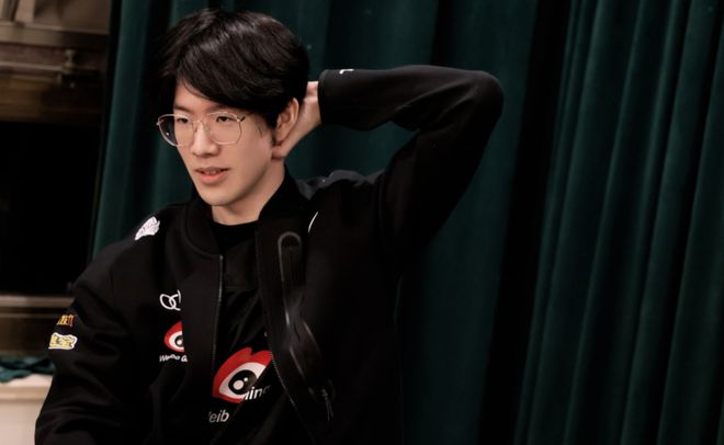 【赛后采访】久龙：我们现在全队都是RW侠的粉丝，RW侠必胜